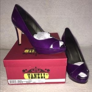 New in box Vaneli peep toe purple pumps size 8.5N